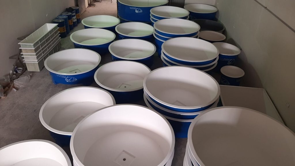 وان فایبرگلاس پرورش ماهی دایره ای شکل - شرکت ابازین: 
طراحی وساخت تجهیزات پرورش آبزیان